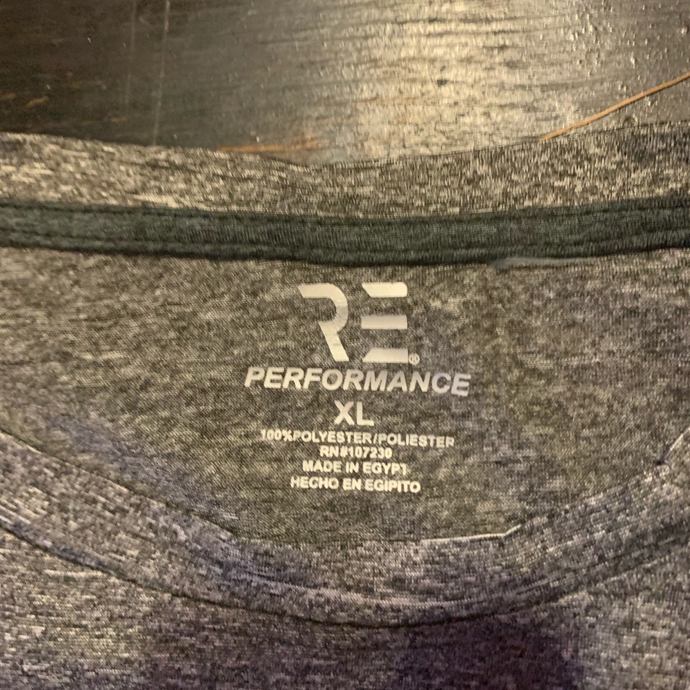 *NWT* active performance tee - Picture 2 of 2